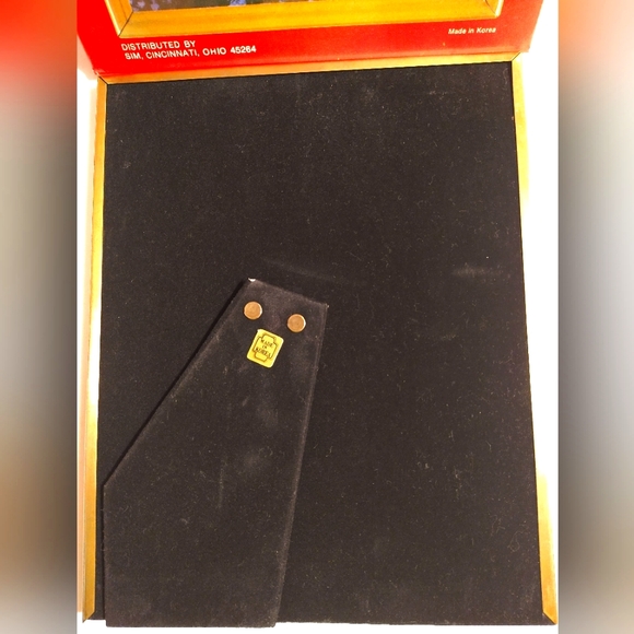 SOLID BRASS 8 X 10 INCHES PHOTO FRAME - EACH (NWT) - Picture 3 of 4